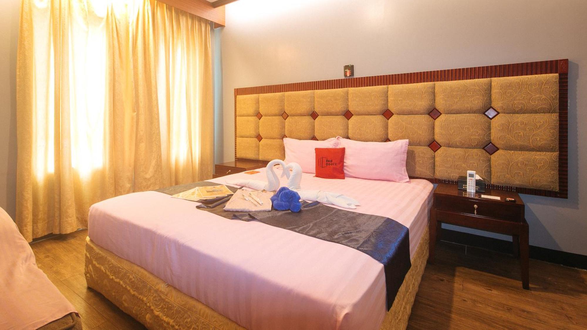 Reddoorz Premium At Jjimjbang Hotel Spa Manila Exterior photo