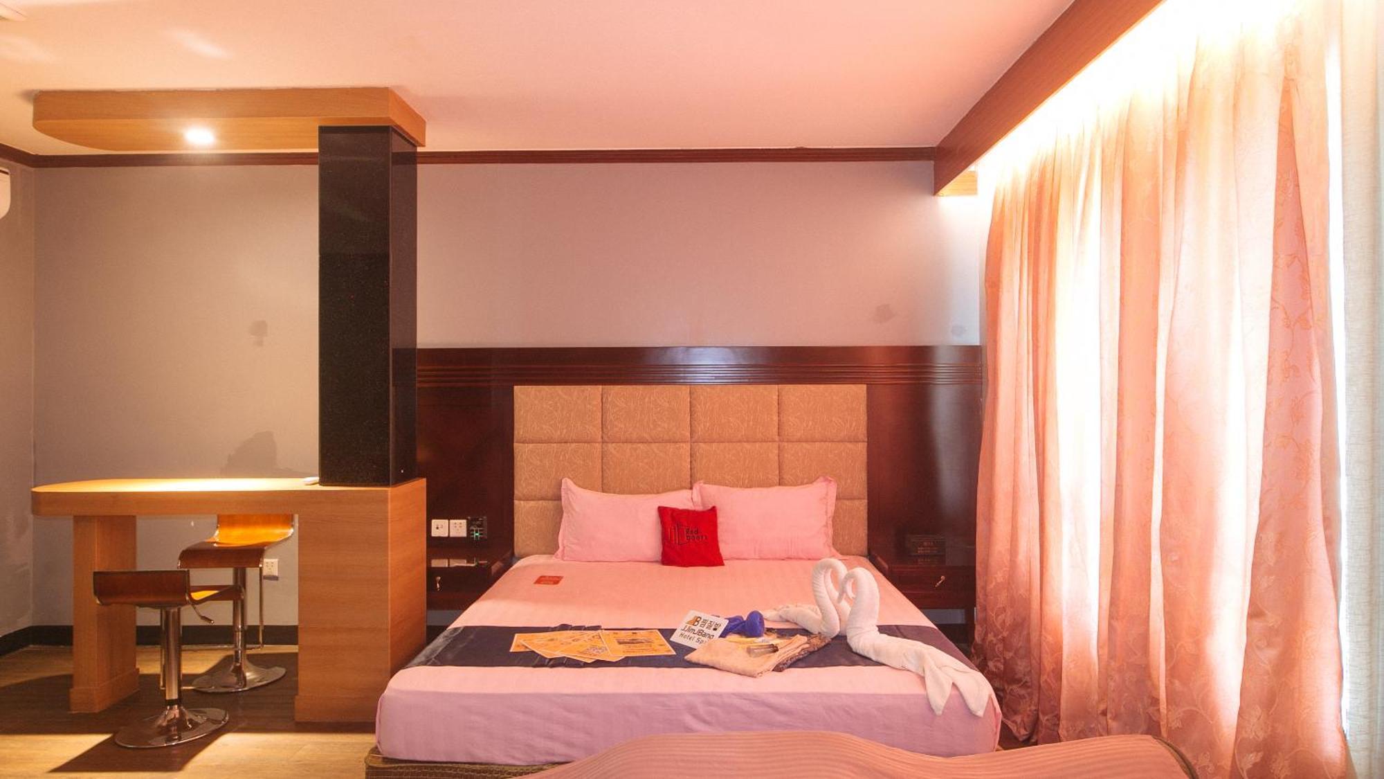 Reddoorz Premium At Jjimjbang Hotel Spa Manila Exterior photo