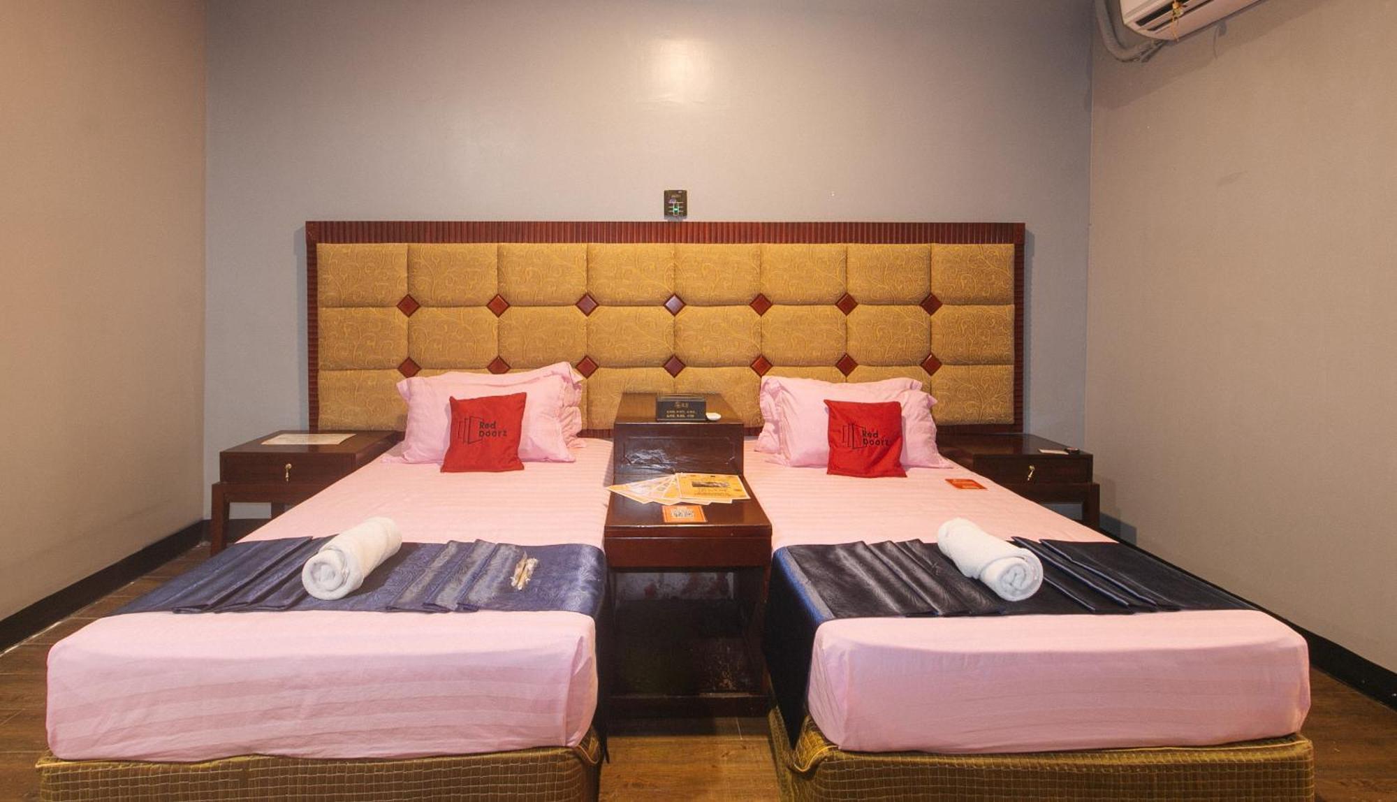 Reddoorz Premium At Jjimjbang Hotel Spa Manila Exterior photo
